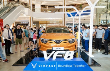 Trải nghiệm lần đầu tiên lái thử xe điện VF 8 tại thị trường Việt Nam